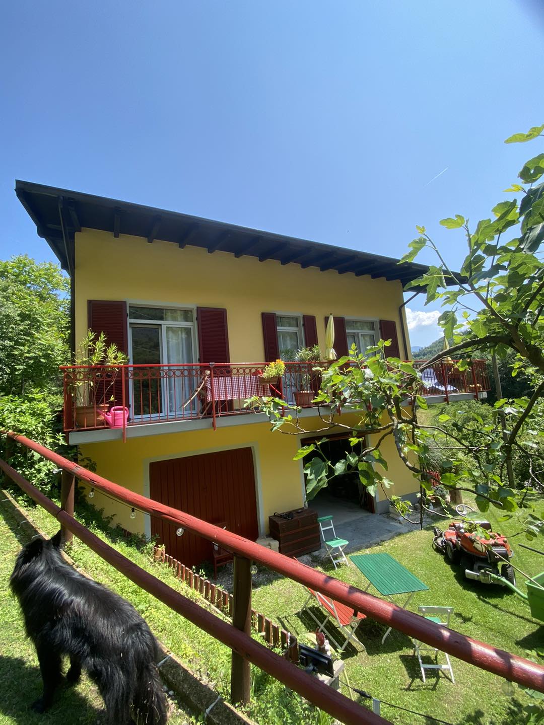 Villa im Sommer